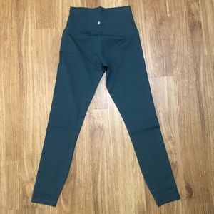 Lulu lemon green size 6 leggings